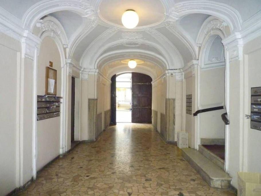 Elegante In Centro. Torino